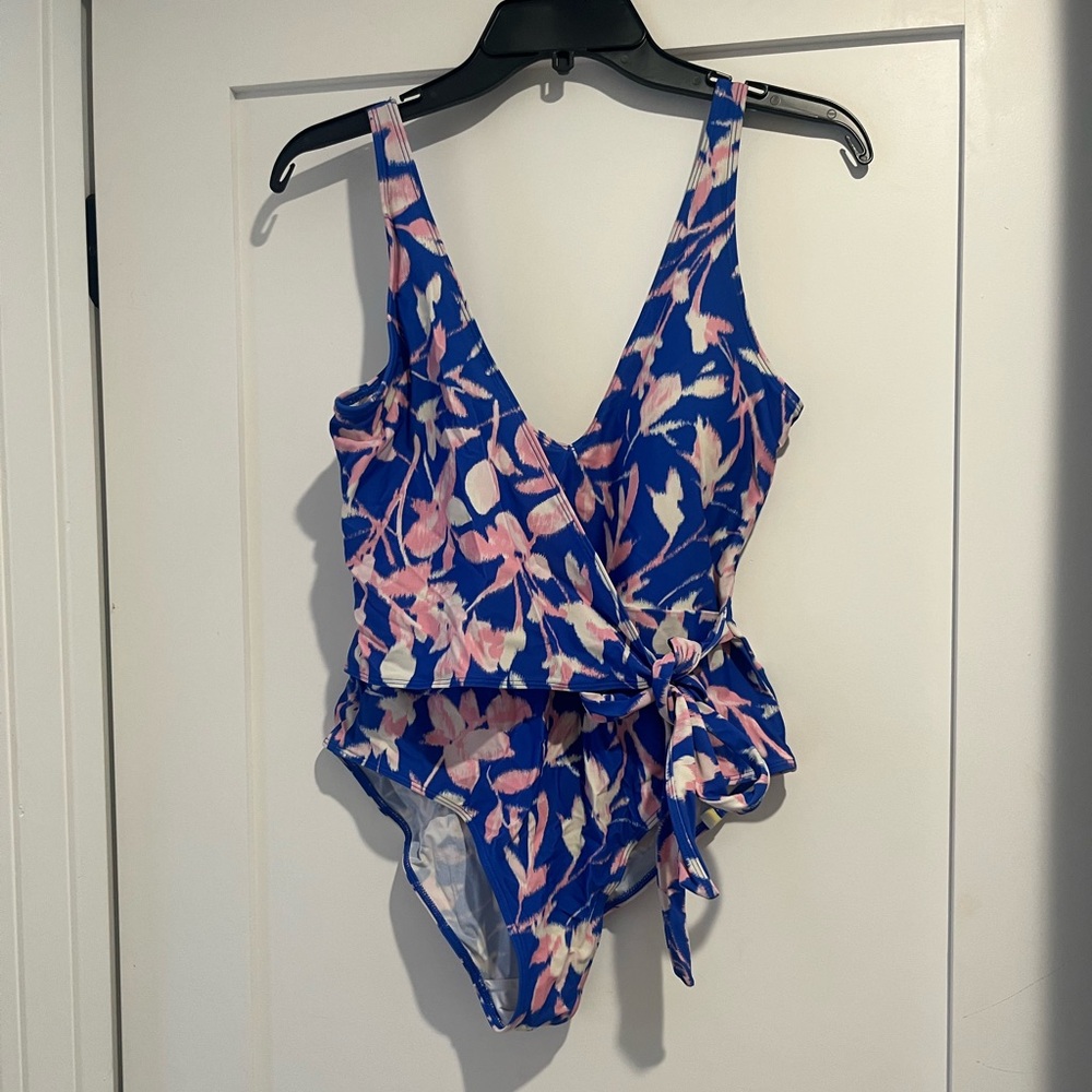 ✨Summersalt Perfect Wrap Swimsuit✨